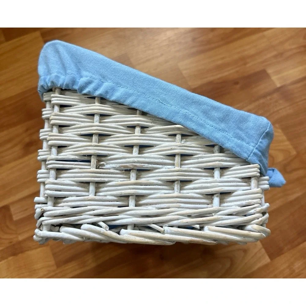 Vintage Pottery Barn White Wicker Basket Blue Liner...